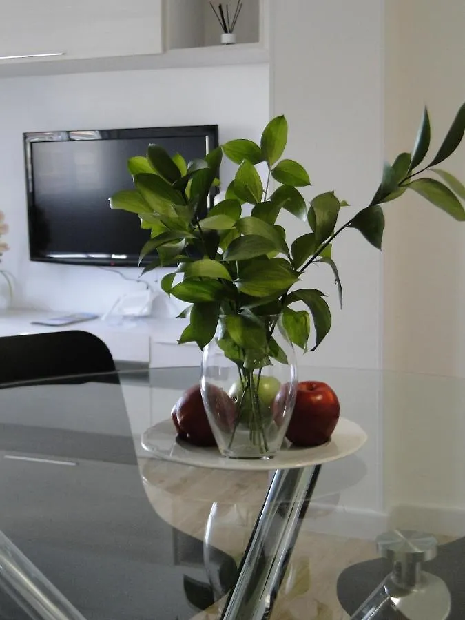 Apartamento Con Vistas A La Catedral A 15 Minutos Del Centro Malaga 0*,